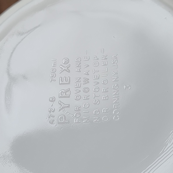 Vintage Pyrex Colonial Mist Casserole Dish! - Picture 10 of 16